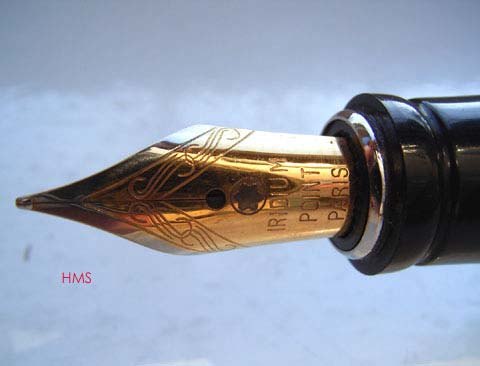 Die Feder der Kopie mit den Fantasieprägungen, die Montblanc so nie verwendet